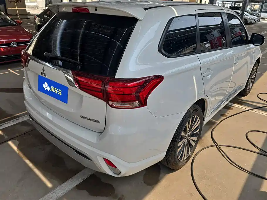 Mitsubishi Outlander 2021
