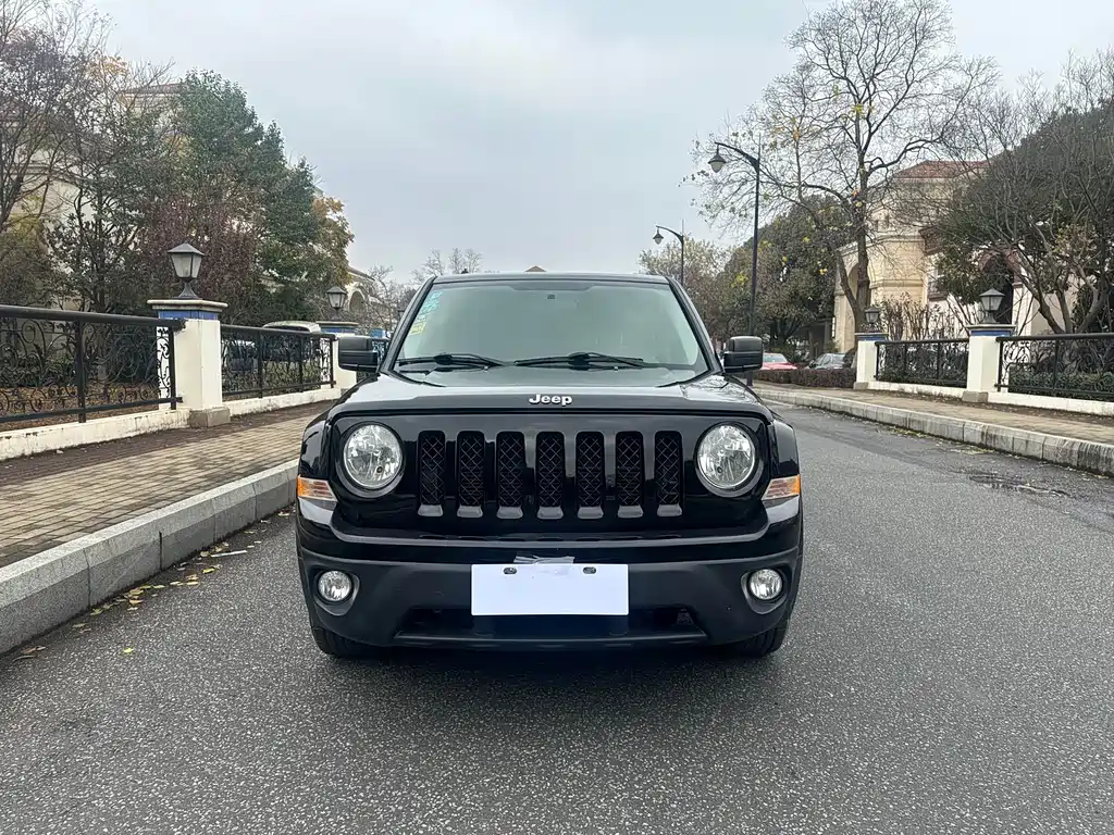 Jeep Patriot 2014 — фото 2