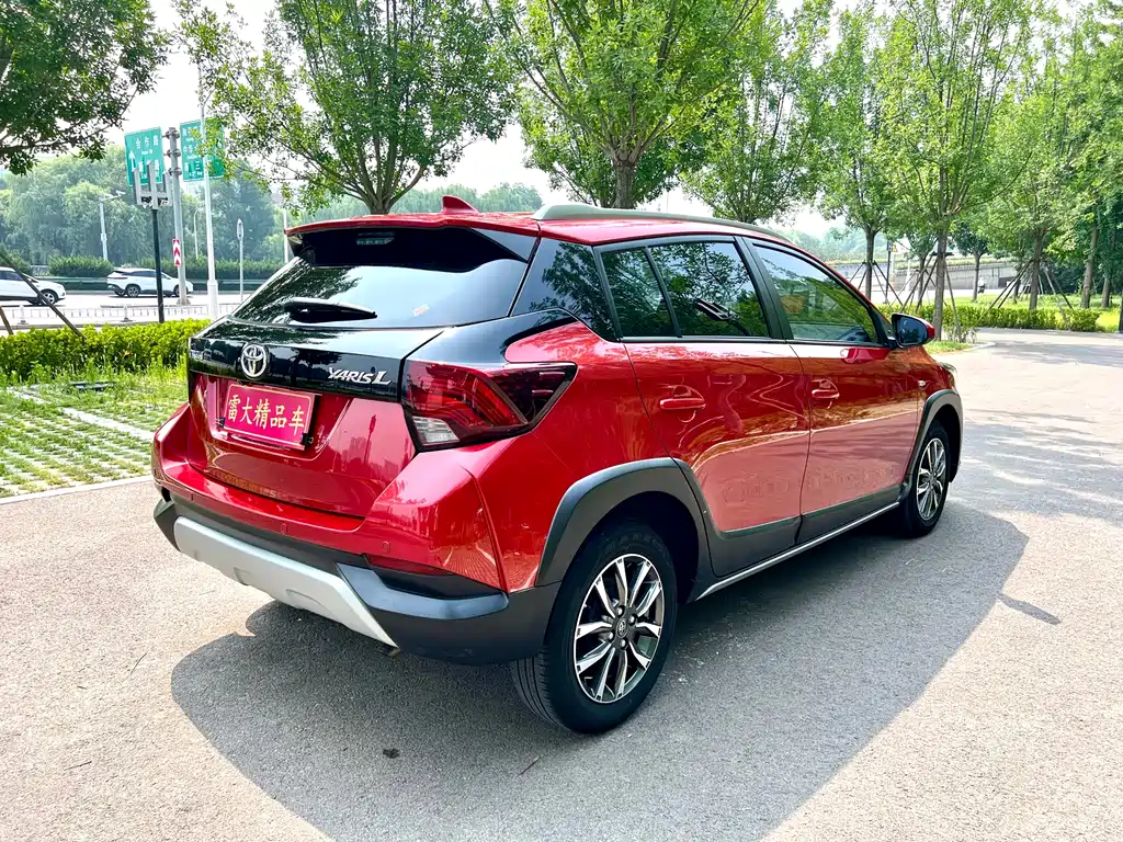 Toyota Yaris L 2021