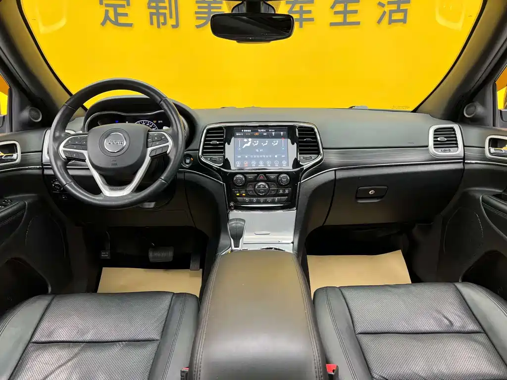 Jeep Grand Cherokee 2022 — фото 20