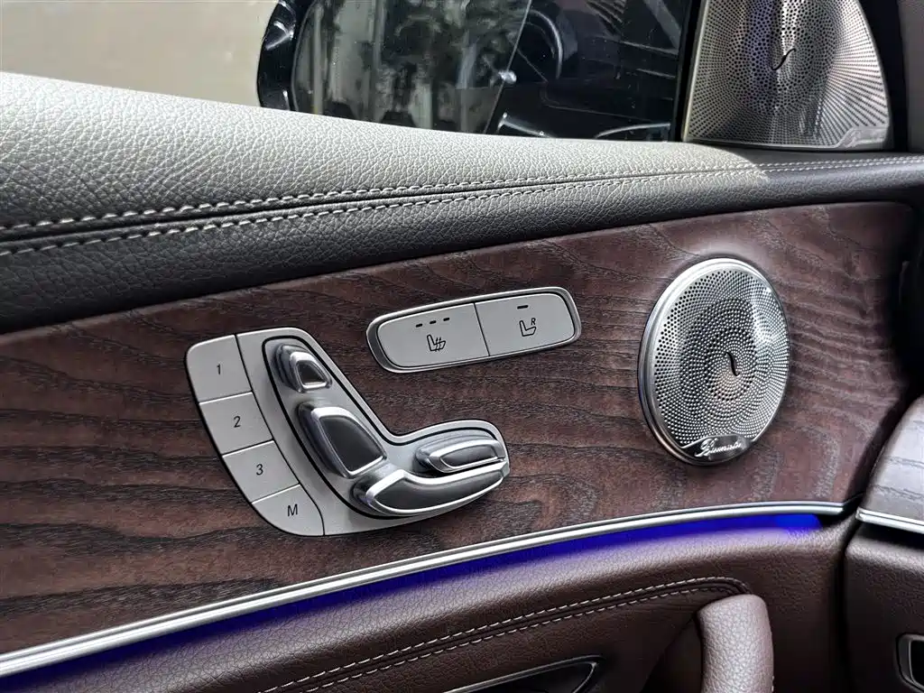 Mercedes-Benz E-Class 2018 — фото 17