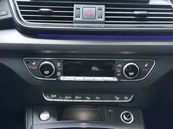 Audi Q5L 2023