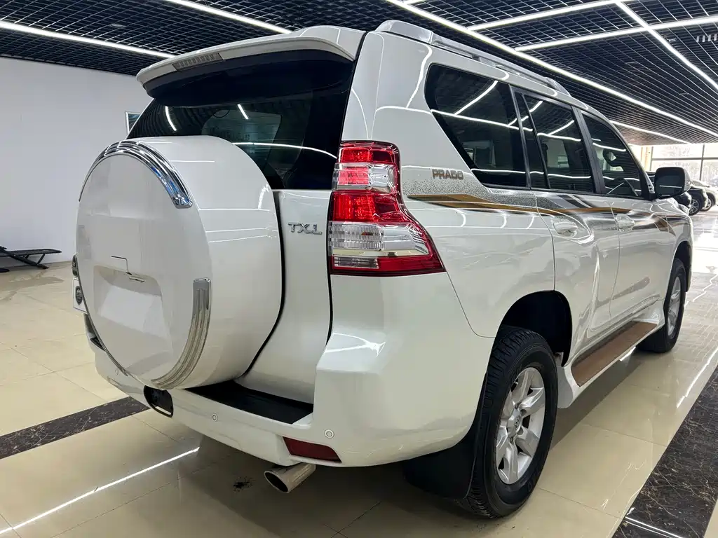 Toyota Prado 2015 — фото 5
