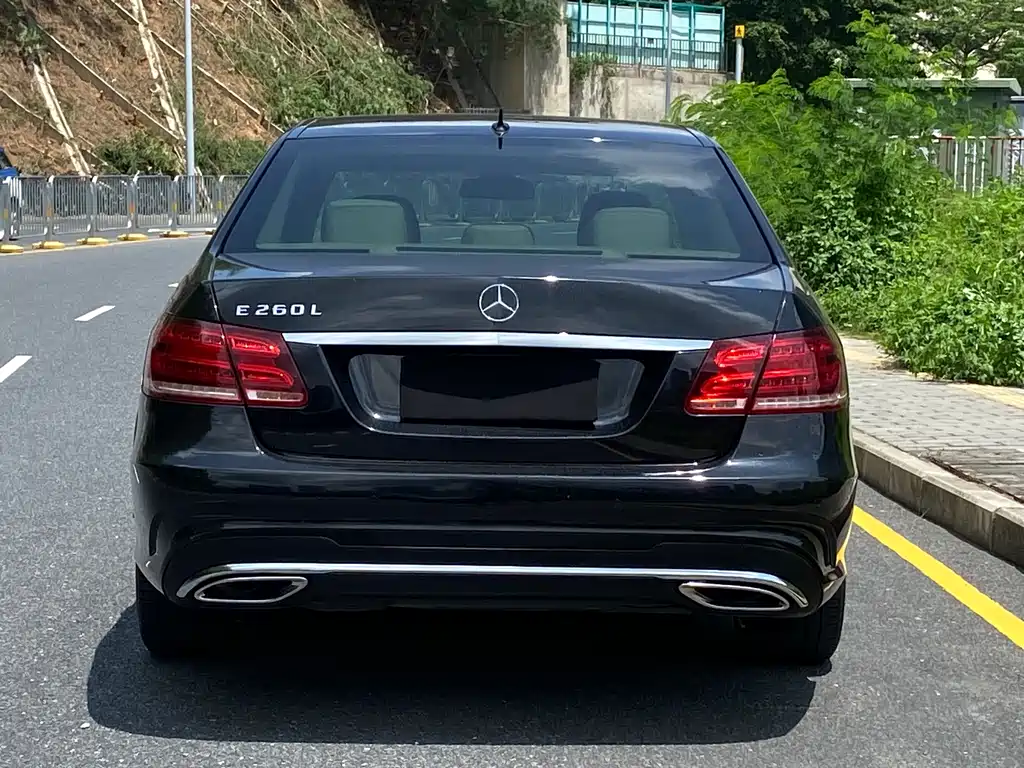 Mercedes-Benz E-Class 2014 — фото 19