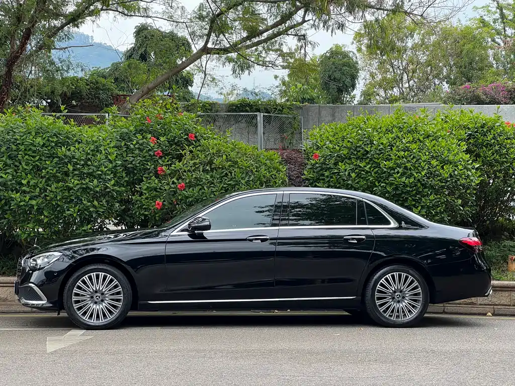Mercedes-Benz E-Class 2022