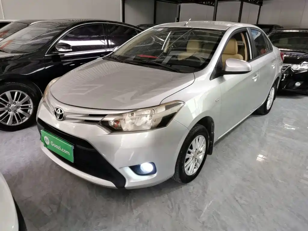 Toyota Vios 2015 — фото 1