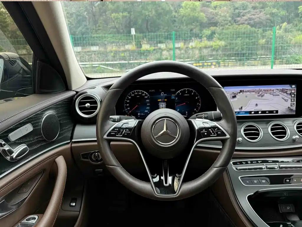 Mercedes-Benz E-Class 2023 — фото 8