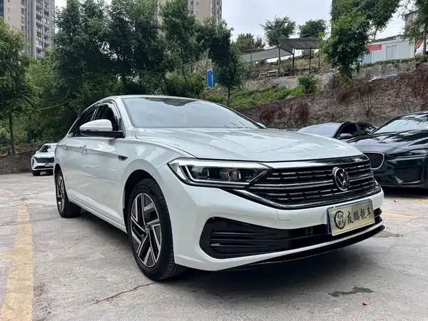 Volkswagen Sagitar 2022