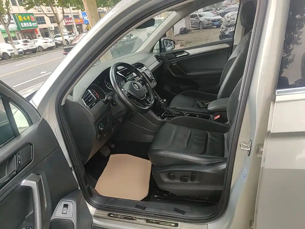 Volkswagen Tiguan L 2017 — фото 15