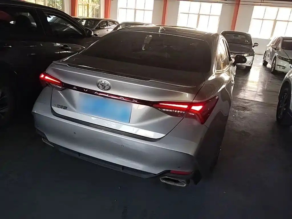 Toyota Avalon 2022