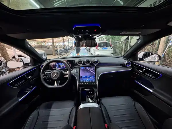 Mercedes-Benz C-Class 2025