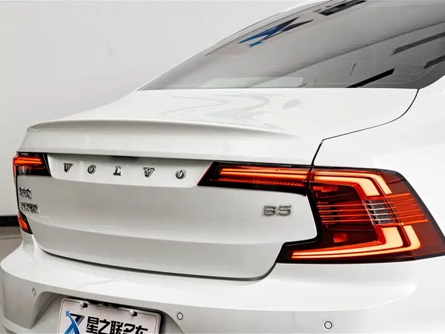 Volvo S90 2022 — фото 9