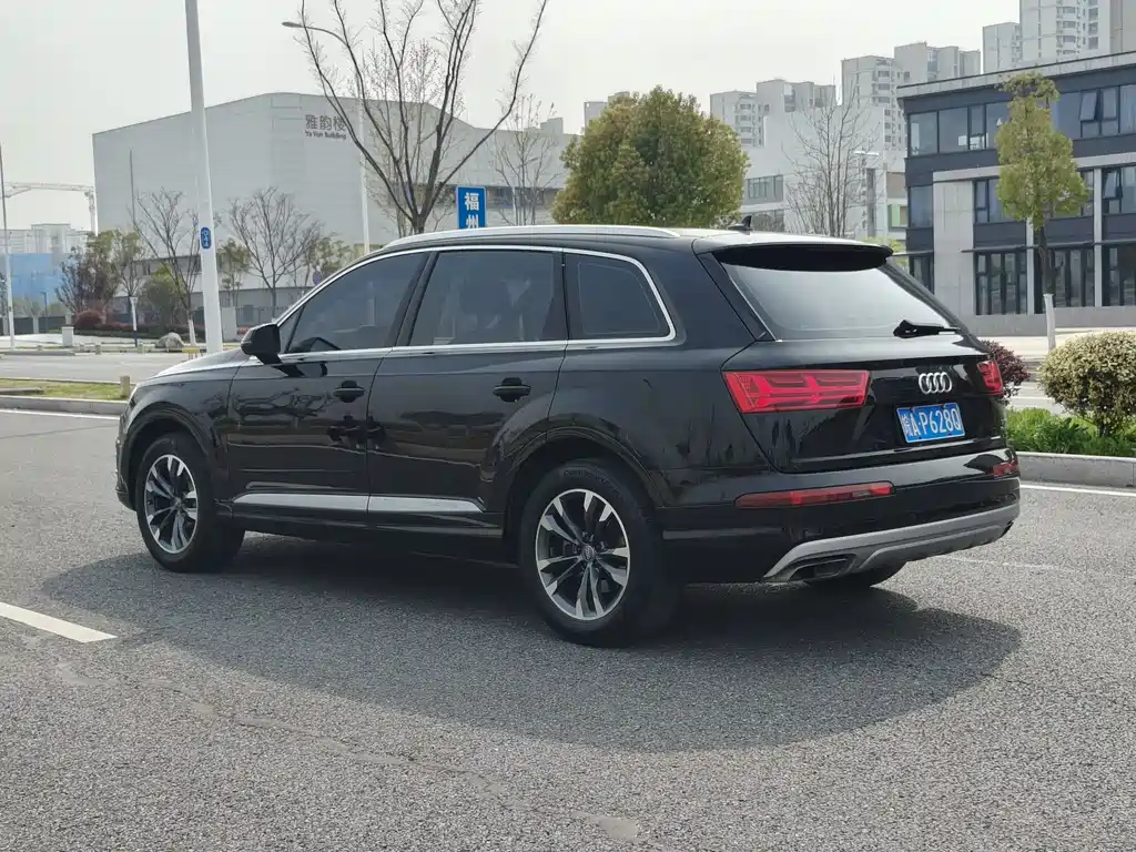 Audi Q7 2018 — фото 15