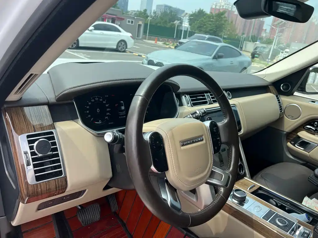 Land Rover Range Rover 2018 — фото 11