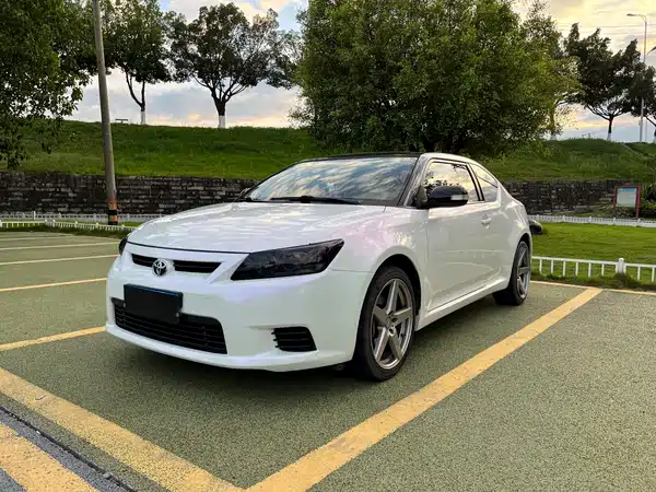 Toyota Jie Luchi 2012
