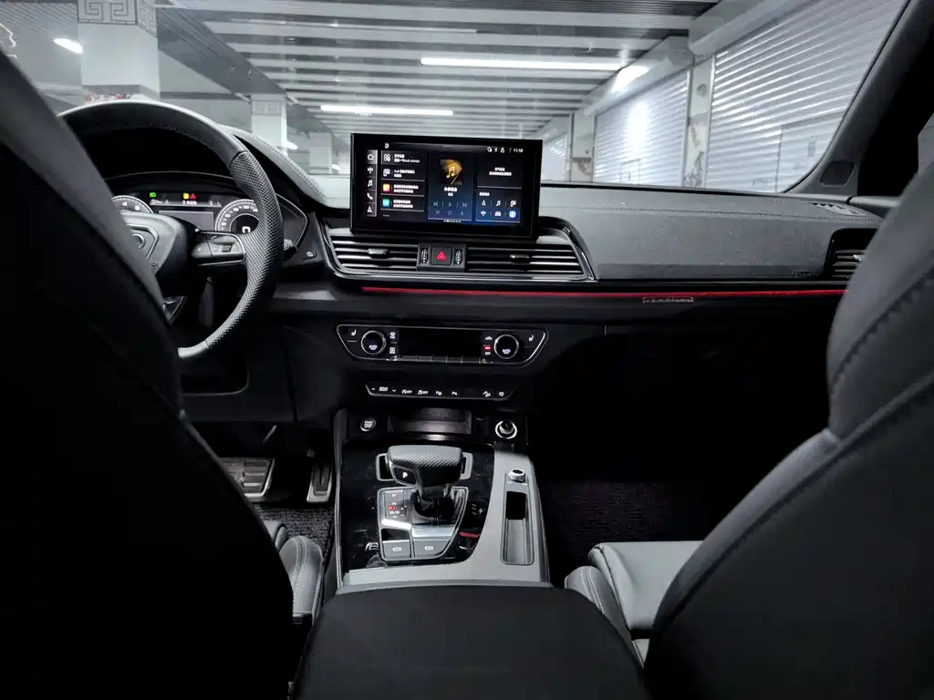 Audi Q5L 2024 — фото 16
