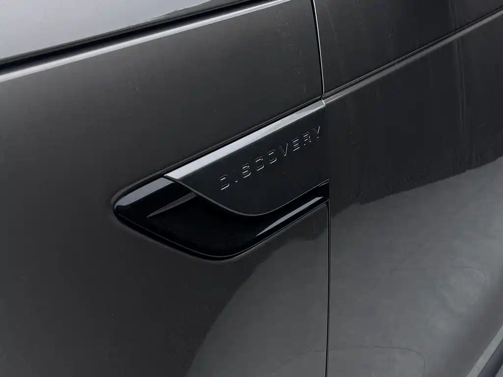 Land Rover Discovery 2018 — фото 15