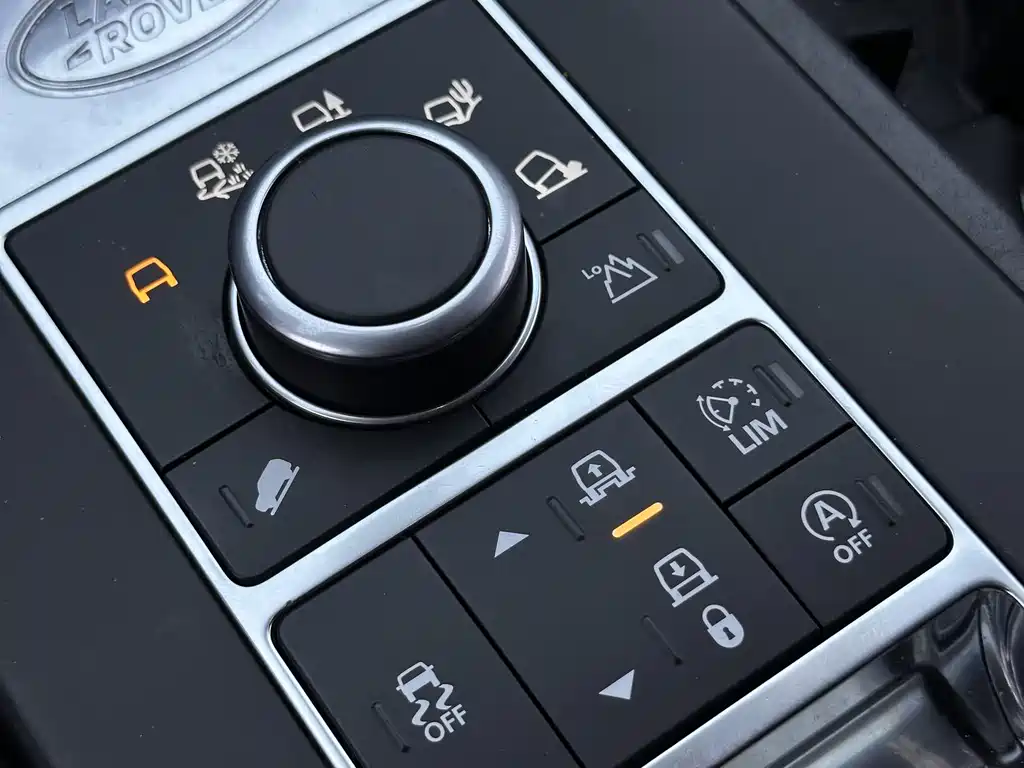 Land Rover Discovery 2018 — фото 8