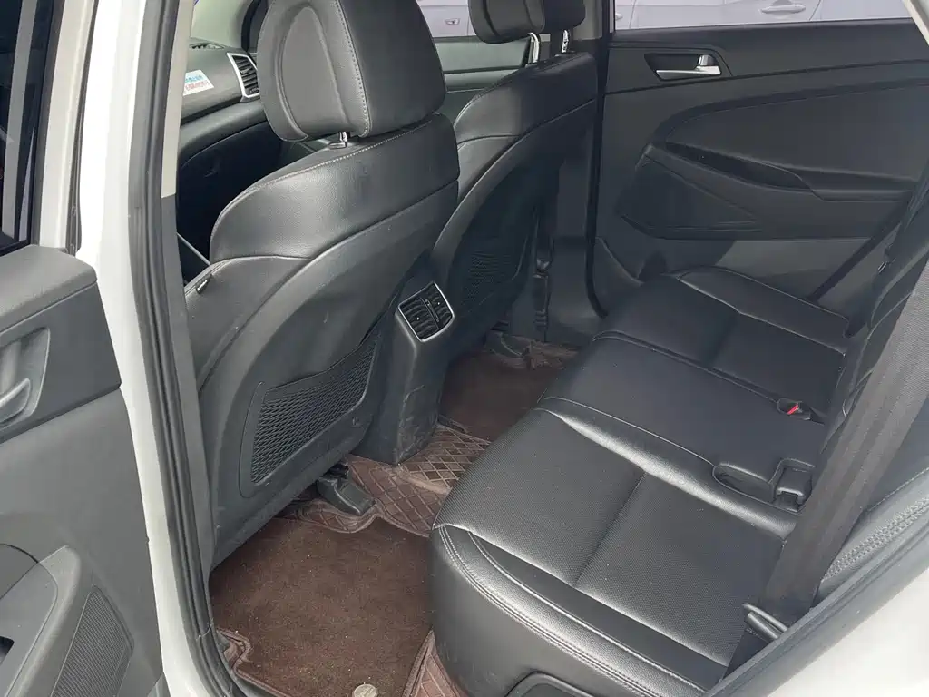 Hyundai Tucson 2018 — фото 9