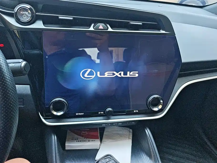 Lexus RZ 2024 — фото 13
