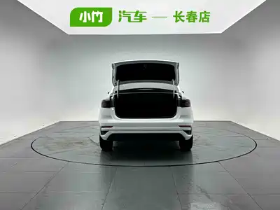 Geely Emgrand 2023
