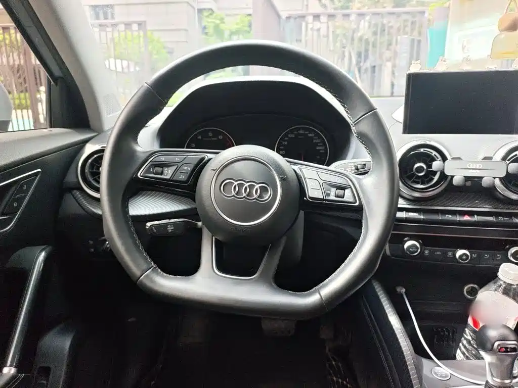 Audi Q2L 2023