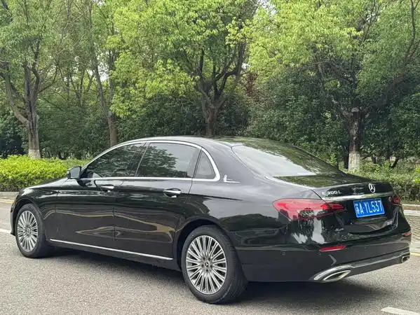 Mercedes-Benz E-Class 2023