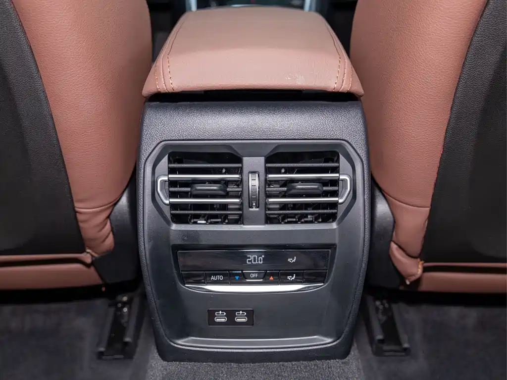 BMW 3 Series 2023 — фото 18