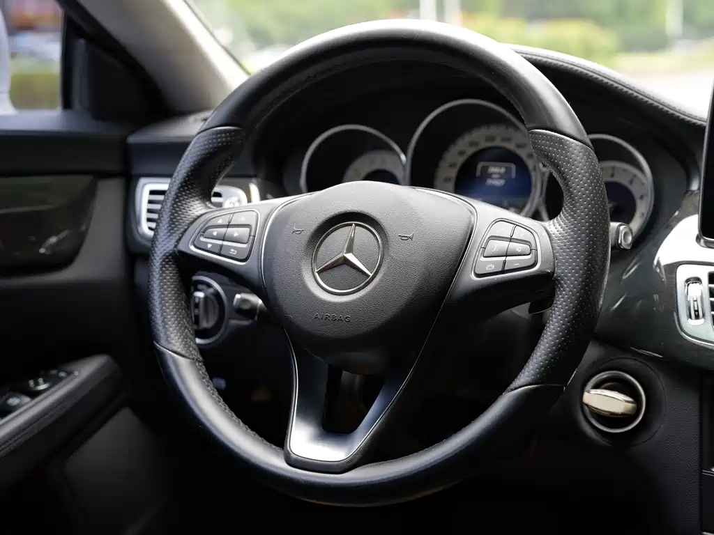 Mercedes-Benz CLS 2015 — фото 24