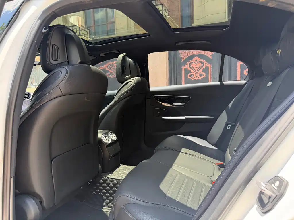 Mercedes-Benz C-Class 2023