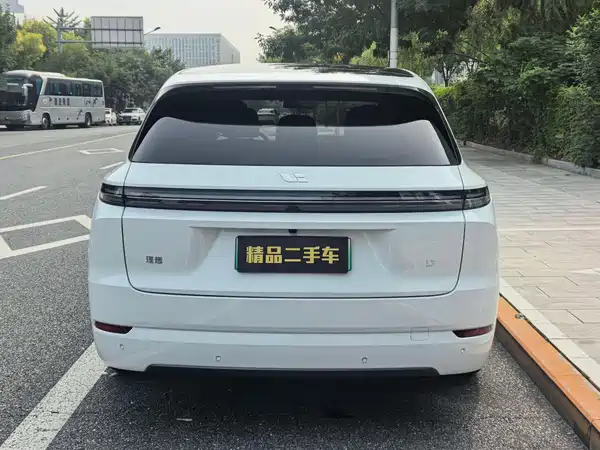 Li Auto L7 2025