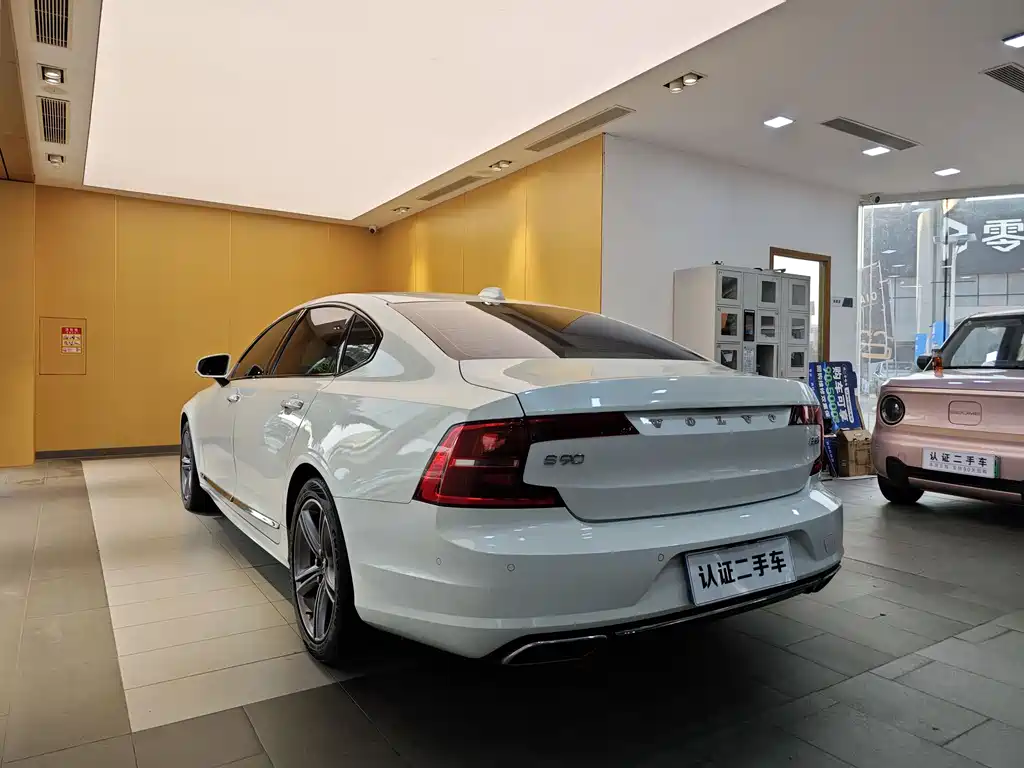 Volvo S90 2019 — фото 27
