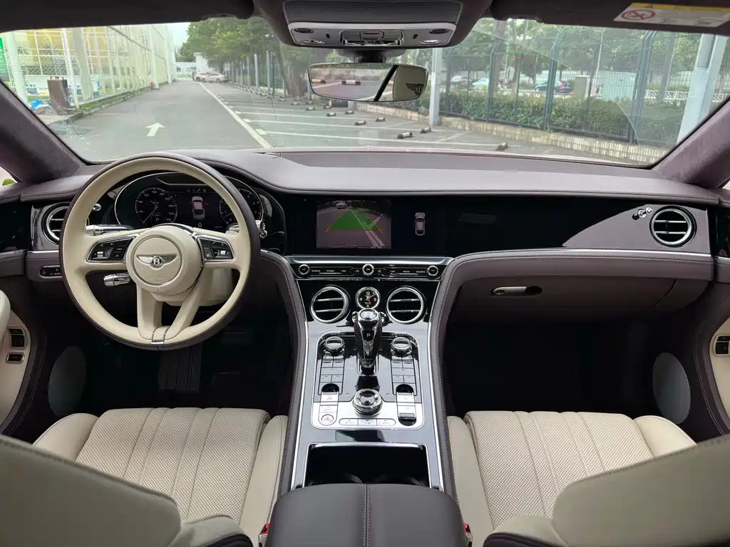 Bentley Continental 2022 — фото 16