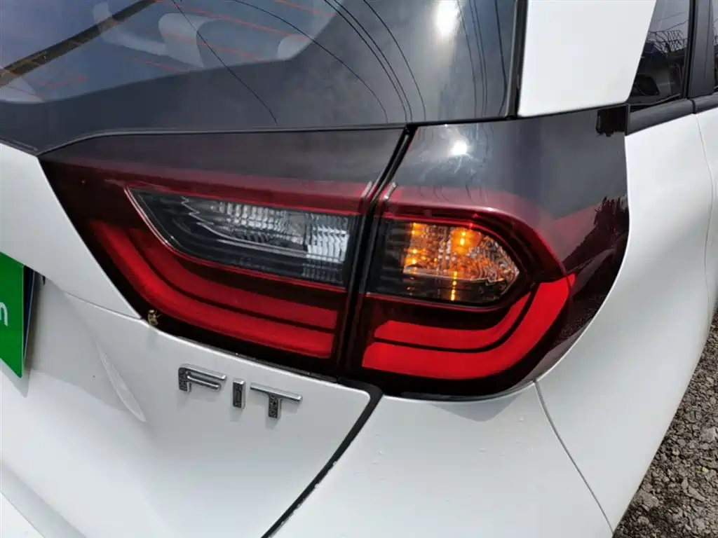 Honda Fit 2023 — фото 8