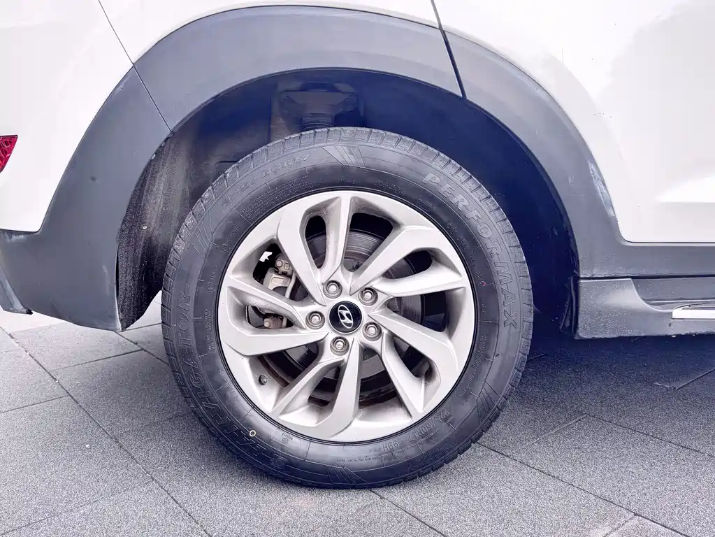 Hyundai Tucson 2016 — фото 27
