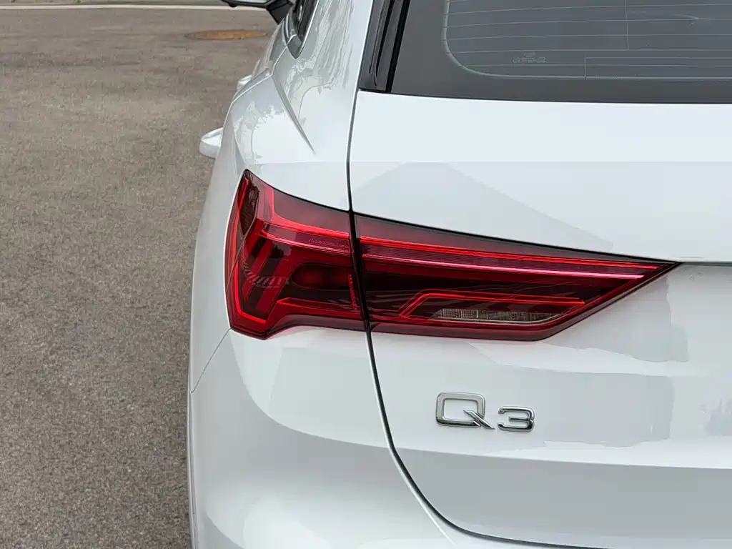 Audi Q3 2022 — фото 13