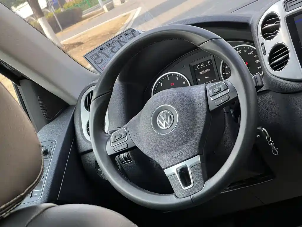 Volkswagen Tiguan 2018 — фото 10