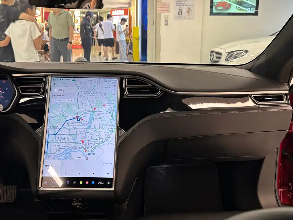 Tesla Model S 2017 — фото 17