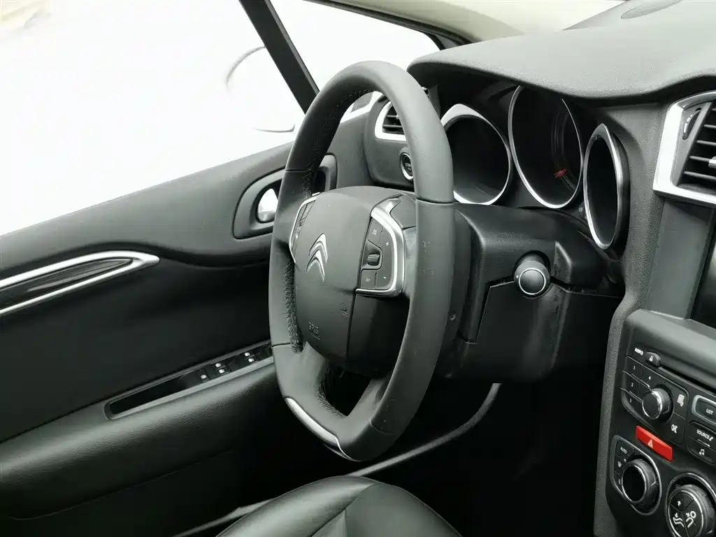 Citroen C4L 2015 — фото 22