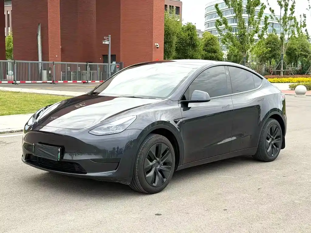 Tesla Model Y 2024 — фото 1