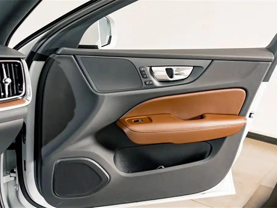 Volvo S60 2024 — фото 14