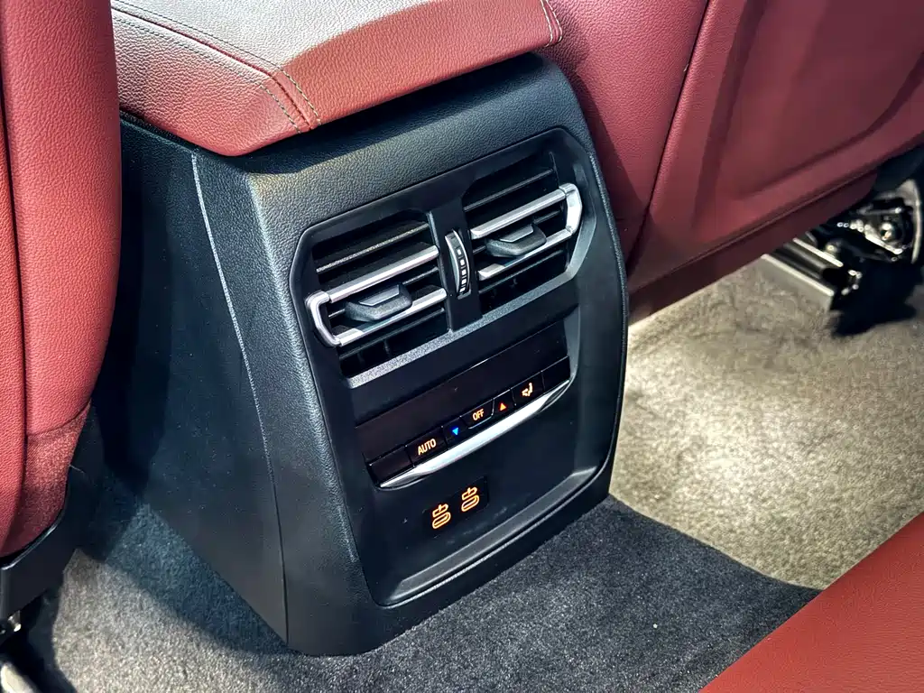 BMW 3 Series 2024 — фото 17