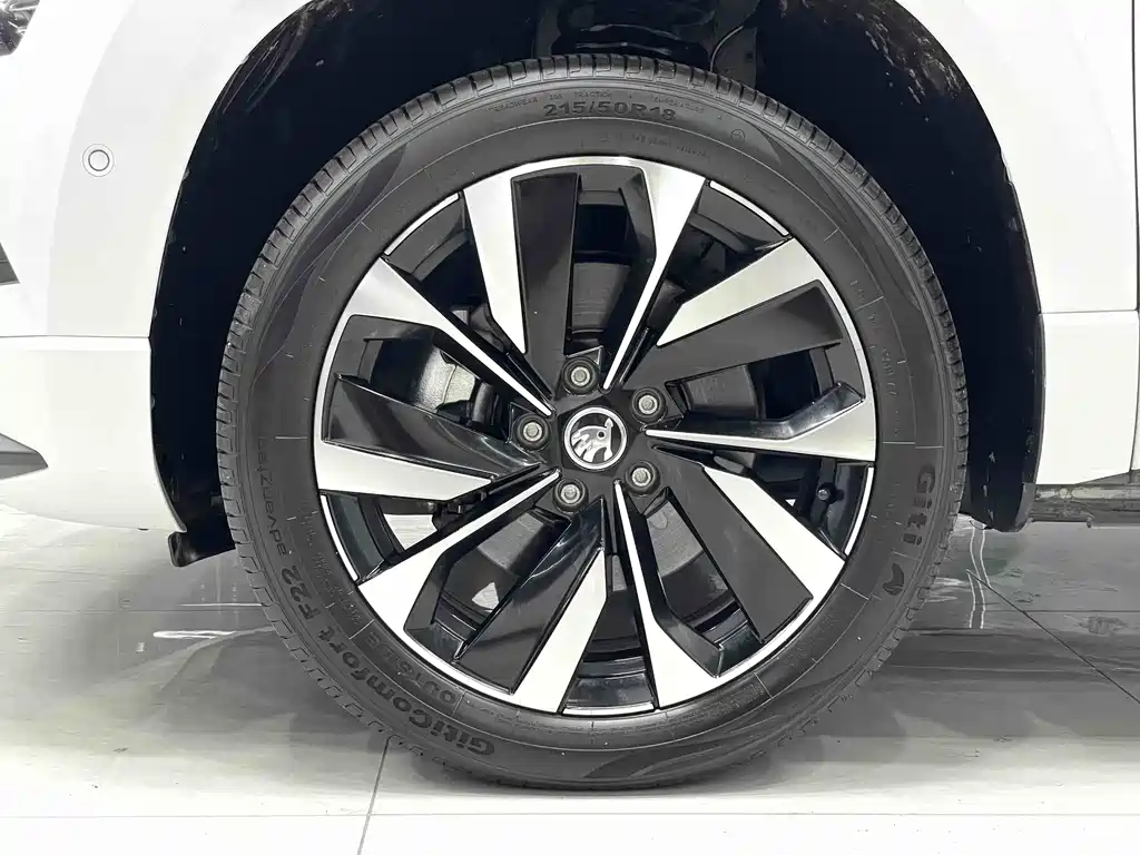 Skoda Karoq 2023 — фото 16