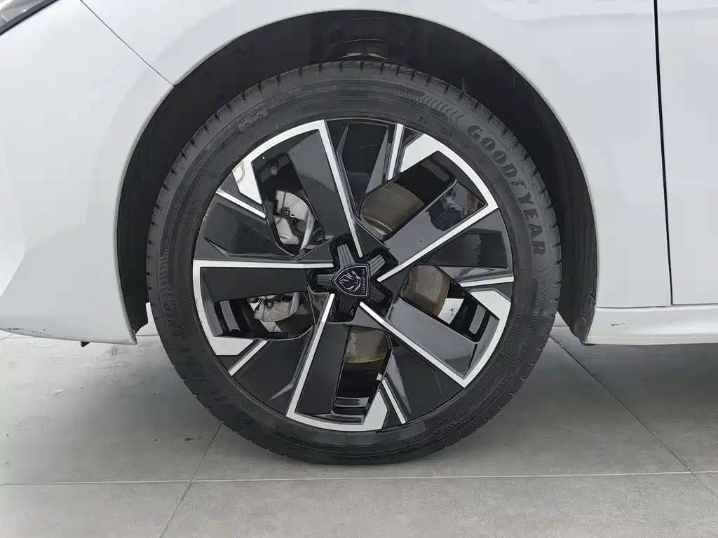 Peugeot 508 2023 — фото 17