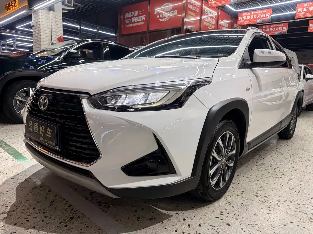 Toyota Yaris L 2023