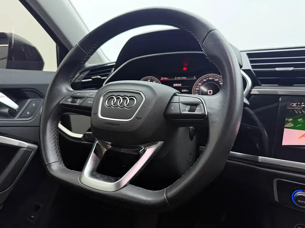 Audi Q3 2023 — фото 11