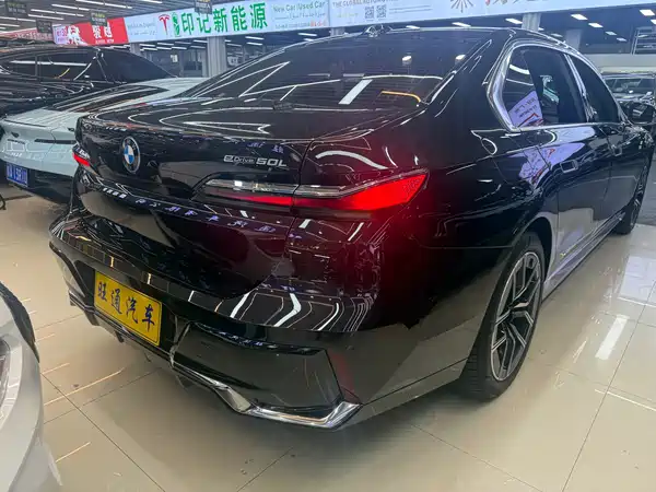 BMW i7 2023