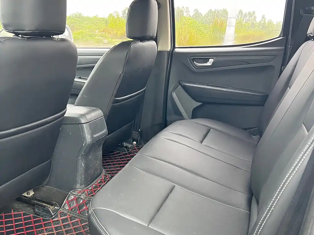 Isuzu RE-MAX 2018 — фото 14