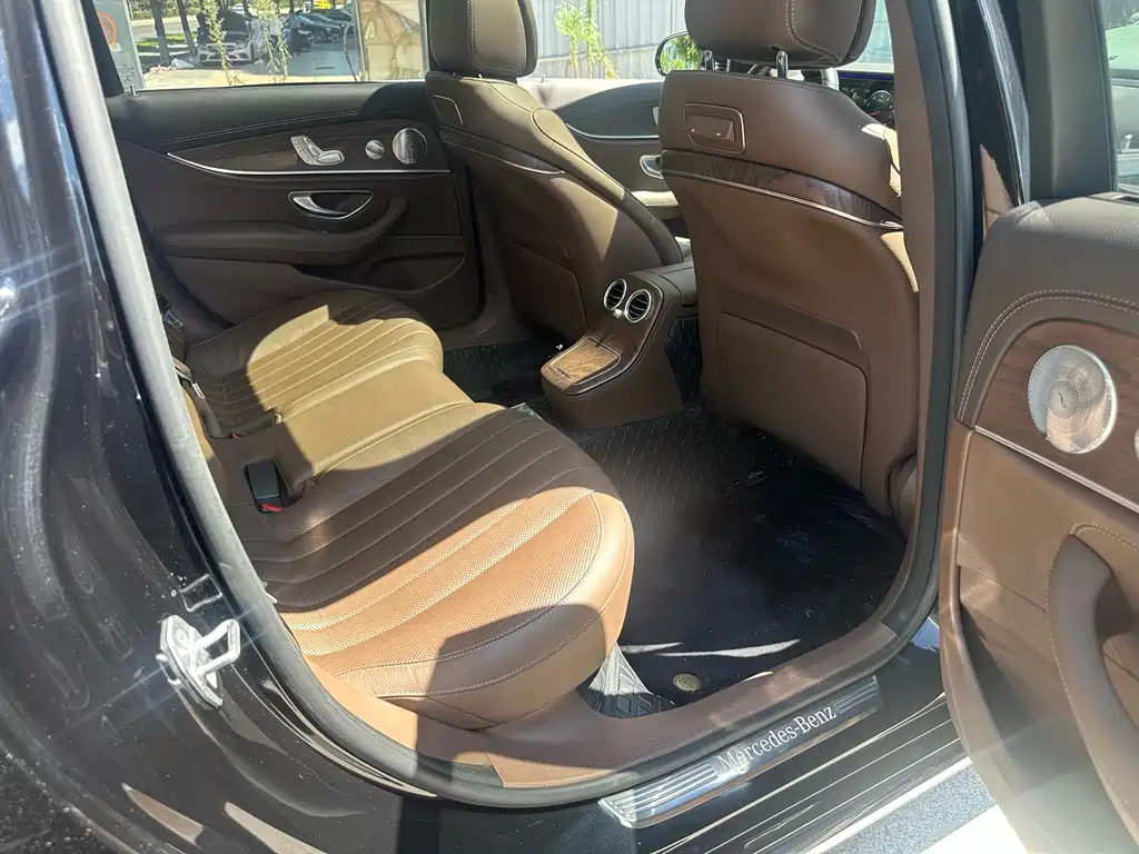 Mercedes-Benz E-Class 2020 — фото 11