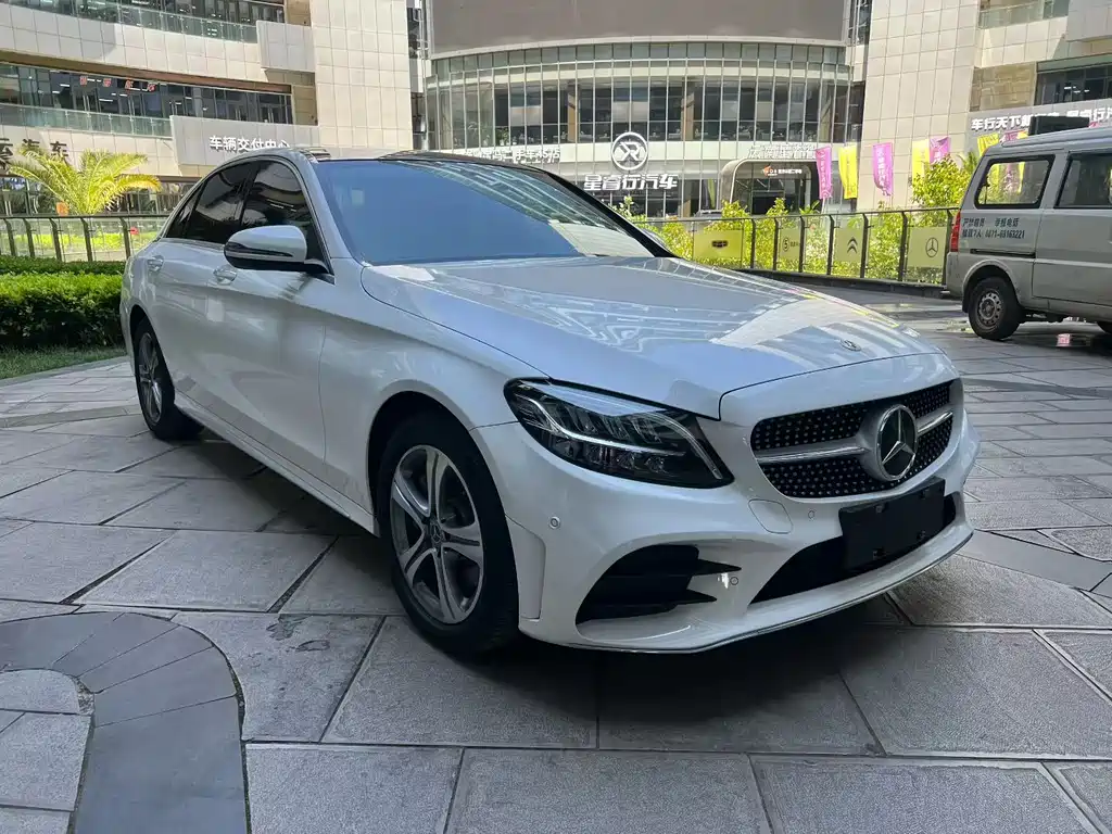 Mercedes-Benz C-Class 2021